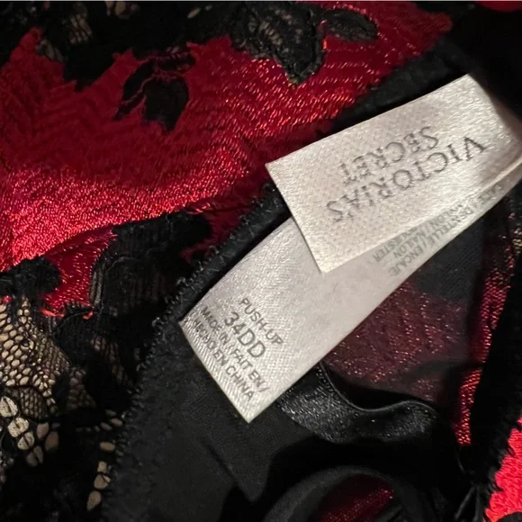 Victoria's Secret Red & Black Lace Bra! Gorgeous! 34 DD - Picture 8 of 8